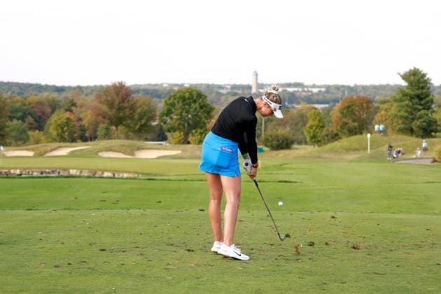 CINCINNATI, OH - SEPTEMBER 20: LPGA, Golf Damen golfer Nelly Korda plays her tee shot on the 7th hole during the second round of the Kroger Queen City Championship presented by P&G on September 20, 2024, at TPC River™s Bend in Cincinnati, Ohio. (Photo by Brian Spurlock Icon Sportswire) GOLF: SEP 20 LPGA Kroger Queen City Championship pres by P&G EDITORIAL USE ONLY Icon24092060