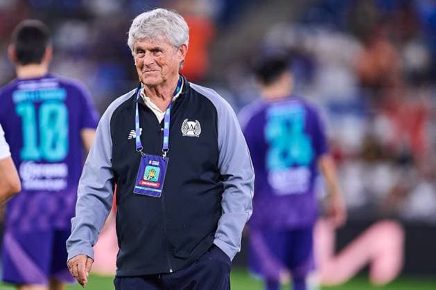 RECORD DATE NOT STATED Leyendas Internacionales vs Leyendas de Mexico Bora Milutinovic head coach of Mexico Legends during match Legends between International FIFA Legends and Mexico Legends 2024, at BBVA Bancomer Stadium on September 20, 2024 in Monterrey, Nuevo Leon, Mexico. MONTERREY NUEVO LEON MEXICO  Copyright: xJONATHANxDUENASx 20240920224957_LEGENDS_FIFA_MEX_MILUTINOVIC93
