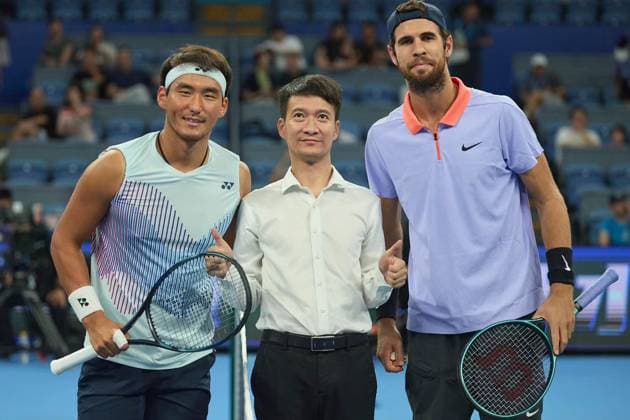 HANGZHOU, CHINA - SEPTEMBER 20: Bu Yunchaokete (L1) of China and Karen Khachanov of Russia (R1) pose for a photo during the Men s Single Round of 16 match on day 3 of 2024 Hangzhou Open at the Hangzhou Olympic Sports Expo Center on September 20, 2024 in Hangzhou, Zhejiang Province of China.  Copyright: xVCGx 111519254903
