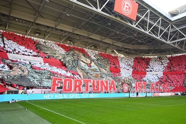Fans Duesseldorf machen eine Choreographie waehrend des Spiels der 2. Bundesliga zwischen Fortuna Düsseldorf und 1. FC Köln in der Merkur Spiel-Arena am 21. September 2024 in Düsseldorf, Deutschland. (Foto von Ralf Treese DeFodi Images) +++ Fans Duesseldorf doing a choreography during the 2. Bundesliga match between Fortuna Düsseldorf and 1. FC Köln at Merkur Spiel-Arena on September 21, 2024 in Düsseldorf, Germany. (Photo by Ralf Treese DeFodi Images) DFB DFL REGULATIONS PROHIBIT ANY USE OF PHOTOGRAPHS AS IMAGE SEQUENCES AND OR QUASI-VIDEO. Defodi-521_DUSKOE20240921_006