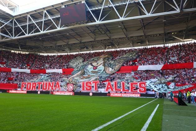 Duesseldorf Fans (Fortuna Duesseldorf), Choreo, Fortuna Duesseldorf vs. 1. FC Koeln, Fussball, 2. Bundesliga, 6. Spieltag, Saison 2024 2025, 21.09.2024 DFL REGULATIONS PROHIBIT ANY USE OF PHOTOGRAPHS AS IMAGE SEQUENCES AND OR QUASI-VIDEO. Foto: kolbert-press Ant Palmer Merkur Spiel Arena NRW Deutschland