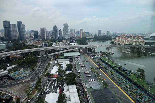 Singapore paddock and main straight aerial viewpoint Singapore skyline during the Formula 1 Singapore Grand Prix 2024, 18th round of the 2024 Formula One World Championship, WM, Weltmeisterschaft from September 20 to 22, 2024 on the Marina Bay Circuit, in Singapore, Singapore - F1 - SINGAPORE GRAND PRIX 2024 DPPI Panoramic  240921_R18_SINGAPORE_DP_XB5_9834