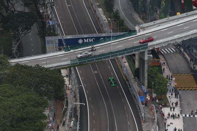 77 BOTTAS Valtteri (fin), Stake F1 Team Kick Sauber C44, action aerial viewpoint during the Formula 1 Singapore Grand Prix 2024, 18th round of the 2024 Formula One World Championship, WM, Weltmeisterschaft from September 20 to 22, 2024 on the Marina Bay Circuit, in Singapore, Singapore - F1 - SINGAPORE GRAND PRIX 2024 DPPI Panoramic  240921_R18_SINGAPORE_DP_XB3_0299
