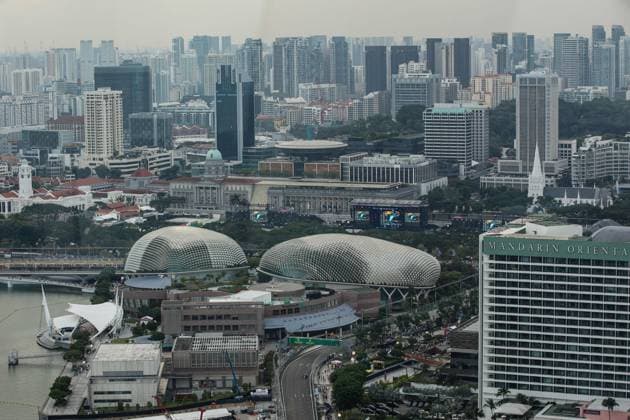 23 ALBON Alexander (tha), Williams Racing FW45, action aerial viewpoint Singapore city skyline during the Formula 1 Singapore Grand Prix 2024, 18th round of the 2024 Formula One World Championship, WM, Weltmeisterschaft from September 20 to 22, 2024 on the Marina Bay Circuit, in Singapore, Singapore - F1 - SINGAPORE GRAND PRIX 2024 DPPI Panoramic  240921_R18_SINGAPORE_DP_XB3_0364