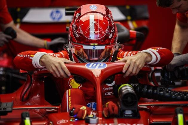 LECLERC Charles (mco), Scuderia Ferrari SF-24, portrait during the Formula 1 Singapore Grand Prix 2024, 18th round of the 2024 Formula One World Championship, WM, Weltmeisterschaft from September 20 to 22, 2024 on the Marina Bay Circuit, in Singapore, Singapore - F1 - SINGAPORE GRAND PRIX 2024 DPPI Panoramic  240921_R18_SINGAPORE_DP_XB3_0508