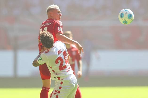 21.09.2024, 2. Fußball Bundesliga, Fortuna Düsseldorf - 1. FC Köln, Merkur Spiel-Arena, Saison 2024 2025: Zweikampf Felix Klaus (Fortuna Düsseldorf 11) gegen Julian Pauli (1.FC Köln 24) DFB regulations prohibit any use of photographs as image sequences and or quasi-video. Nordrhein-Westfalen Deutschland