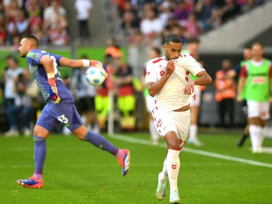 Linton Maina (1. FC Koeln) Torjubel, jubelt nach seinem Treffer zum 1:2 waehrend des Spiels der 2. Bundesliga zwischen Fortuna Düsseldorf und 1. FC Köln in der Merkur Spiel-Arena am 21. September 2024 in Düsseldorf, Deutschland. (Foto von Ralf Treese DeFodi Images) +++ Linton Maina (1. FC Koeln) celebrates after scoring his team™s second goal during the 2. Bundesliga match between Fortuna Düsseldorf and 1. FC Köln at Merkur Spiel-Arena on September 21, 2024 in Düsseldorf, Germany. (Photo by Ralf Treese DeFodi Images) DFB DFL REGULATIONS PROHIBIT ANY USE OF PHOTOGRAPHS AS IMAGE SEQUENCES AND OR QUASI-VIDEO. Defodi-521_DUSKOE20240921_016