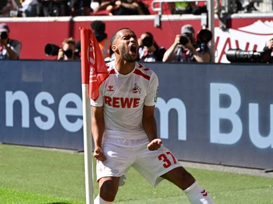 Linton Maina (1. FC Koeln) Torjubel, jubelt nach seinem Treffer zum 1:2 waehrend des Spiels der 2. Bundesliga zwischen Fortuna Düsseldorf und 1. FC Köln in der Merkur Spiel-Arena am 21. September 2024 in Düsseldorf, Deutschland. (Foto von Ralf Treese DeFodi Images) +++ Linton Maina (1. FC Koeln) celebrates after scoring his team™s second goal during the 2. Bundesliga match between Fortuna Düsseldorf and 1. FC Köln at Merkur Spiel-Arena on September 21, 2024 in Düsseldorf, Germany. (Photo by Ralf Treese DeFodi Images) DFB DFL REGULATIONS PROHIBIT ANY USE OF PHOTOGRAPHS AS IMAGE SEQUENCES AND OR QUASI-VIDEO. Defodi-521_DUSKOE20240921_018