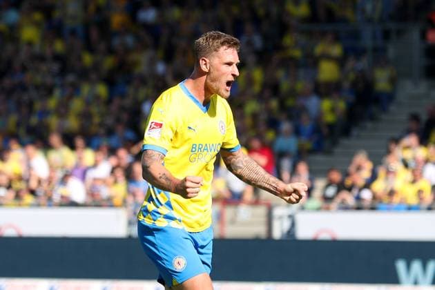Braunschweig vs. Fürth, 2. BL Braunschweig, 21.09.2024, FUßBALL - Eintracht Braunschweig vs. SpVgg Greuther Fürth, 2. BL, Saison 2024 25. Sebastian Polter (Eintracht Braunschweig) Braunschweig