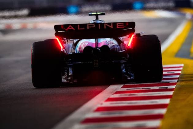 10 GASLY Pierre (fra), Alpine F1 Team A524, action during the Formula 1 Singapore Grand Prix 2024, 18th round of the 2024 Formula One World Championship, WM, Weltmeisterschaft from September 20 to 22, 2024 on the Marina Bay Circuit, in Singapore, Singapore - F1 - SINGAPORE GRAND PRIX 2024 DPPI Panoramic  240921_R18_SINGAPORE_DP_FGDN8349