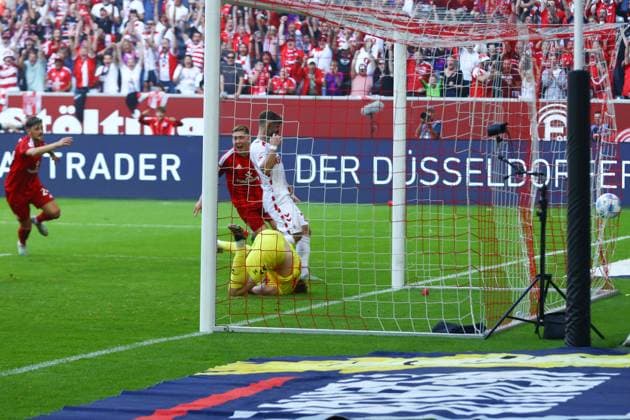 Tor zum 2:2 von Jona Niemiec 18 (Fortuna Duesseldorf) Fortuna Duesseldorf vs. 1. FC Koeln, Fussball, 2. Bundesliga, 6. Spieltag, Saison 2024 2025, 21.09.2024 DFL REGULATIONS PROHIBIT ANY USE OF PHOTOGRAPHS AS IMAGE SEQUENCES AND OR QUASI-VIDEO. Foto: kolbert-press Ant Palmer Merkur Spiel Arena NRW Deutschland