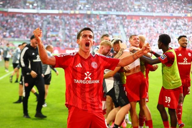 Tor zum 2:2 von Jona Niemiec 18 (Fortuna Duesseldorf) Fortuna Duesseldorf vs. 1. FC Koeln, Fussball, 2. Bundesliga, 6. Spieltag, Saison 2024 2025, 21.09.2024 DFL REGULATIONS PROHIBIT ANY USE OF PHOTOGRAPHS AS IMAGE SEQUENCES AND OR QUASI-VIDEO. Foto: kolbert-press Ant Palmer Merkur Spiel Arena NRW Deutschland