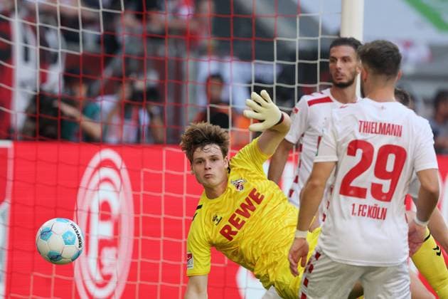 Fortuna Düsseldorf vs. 1. FC Köln, 6. Spieltag, 21.09.2024, 13.00 Uhr, links: Jonas Urbig (1. FC Köln), Bild: