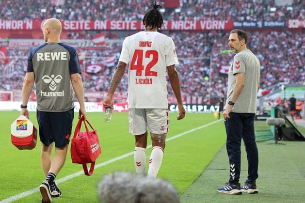 GER, 2. FBL. Fortuna Duesseldorf vs. 1. FC Koeln 21.09.2024, Merkur Spiel-Arena, Duesseldorf, GER, 2. FBL. Fortuna Duesseldorf vs. 1. FC Koeln, im Bild: Damion Downs (FC Koeln 42), wird verletzt am Bein und muss den Platz verlassen
