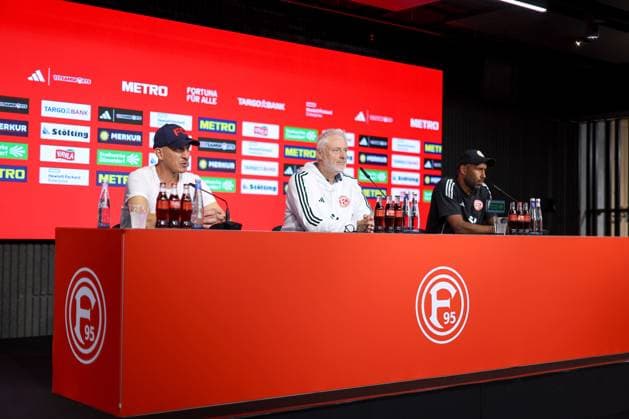 21.09.2024, 2. Fußball Bundesliga, Fortuna Düsseldorf - 1. FC Köln, Merkur Spiel-Arena, Saison 2024 2025: Pressekonferenz nach dem Spiel - Trainer Gerhard Struber (Cheftrainer 1.FC Köln) und Cheftrainer Daniel Thioune (Trainer Fortuna Düsseldorf) bei der PK DFB regulations prohibit any use of photographs as image sequences and or quasi-video. Nordrhein-Westfalen Deutschland
