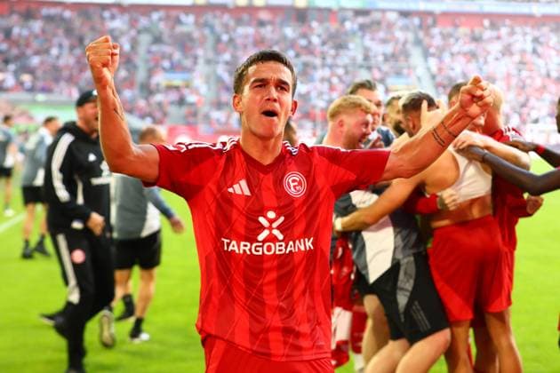 Giovanni Haag 6 (Fortuna Duesseldorf) feiert das Tor von Jona Niemiec 18 (Fortuna Duesseldorf) zum 2:2 Fortuna Duesseldorf vs. 1. FC Koeln, Fussball, 2. Bundesliga, 6. Spieltag, Saison 2024 2025, 21.09.2024 DFL REGULATIONS PROHIBIT ANY USE OF PHOTOGRAPHS AS IMAGE SEQUENCES AND OR QUASI-VIDEO. Foto: kolbert-press Ant Palmer Merkur Spiel Arena NRW Deutschland