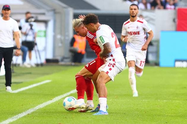 Felix Klaus 11 (Fortuna Duesseldorf) im Zweikampf, Aktion, mit Julian Pauli 24 (1. FC Koeln) Fortuna Duesseldorf vs. 1. FC Koeln, Fussball, 2. Bundesliga, 6. Spieltag, Saison 2024 2025, 21.09.2024 DFL REGULATIONS PROHIBIT ANY USE OF PHOTOGRAPHS AS IMAGE SEQUENCES AND OR QUASI-VIDEO. Foto: kolbert-press Ant Palmer Merkur Spiel Arena NRW Deutschland