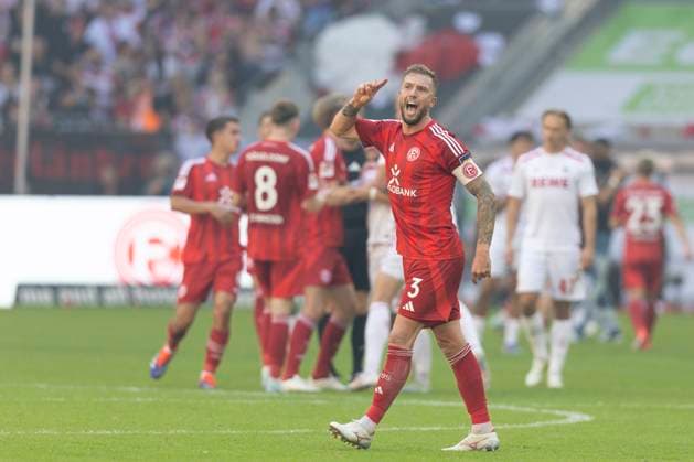 Andre HOFFMANN (D, re.) jubelt nach dem Tor zum 2:2 Ausgleich und hoert nichts mehr von den Koelner Fans, gemeinsam mit Valgeir LUNDDAL (D, 12), Jubel, Freude; Fussball 2. Bundesliga Saison 2024 2025, 6.Spieltag, Spieltag 6, Fortuna Duesseldorf (D) - 1. FC Koeln (K) 2-2, Düsseldorf vs Köln, F95 vs KOE, am 21.09.2024 , M e r k u r S p i e l a r e n a Â