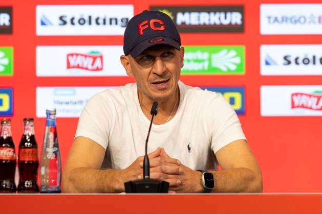 Cheftrainer Gerhard STRUBER (K) bei der Pressekonferenz, angespannt; Fussball 2. Bundesliga Saison 2024 2025, 6.Spieltag, Spieltag 6, Fortuna Duesseldorf (D) - 1. FC Koeln (K) 2-2, Düsseldorf vs Köln, F95 vs KOE, am 21.09.2024 , M e r k u r S p i e l a r e n a Â
