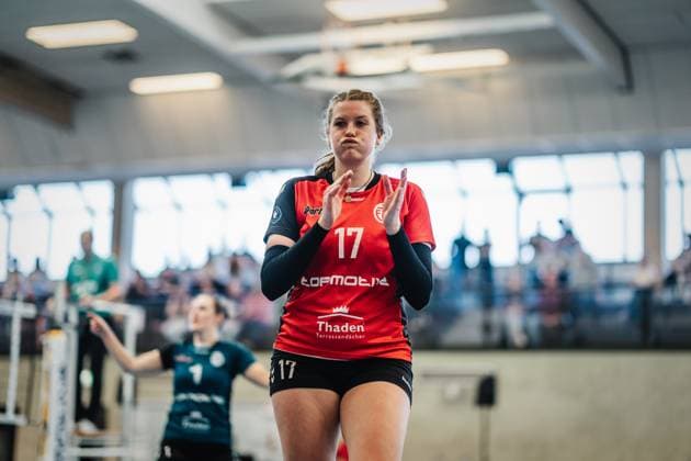 Volleyball Frauen Saison 2024 2025 2. Bundesliga Frauen Pro powered by SnowTrex ETV Hamburg vs. NavaRo Straubing 21.09.2024 Louisa Krams ( 17, ETV Hamburg) angestrengt Hamburg Sporthalle Hoheluft Hamburg Deutschland