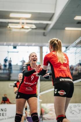 Volleyball Frauen Saison 2024 2025 2. Bundesliga Frauen Pro powered by SnowTrex ETV Hamburg vs. NavaRo Straubing 21.09.2024 Luise Klein ( 9, ETV Hamburg) jubelt Hamburg Sporthalle Hoheluft Hamburg Deutschland