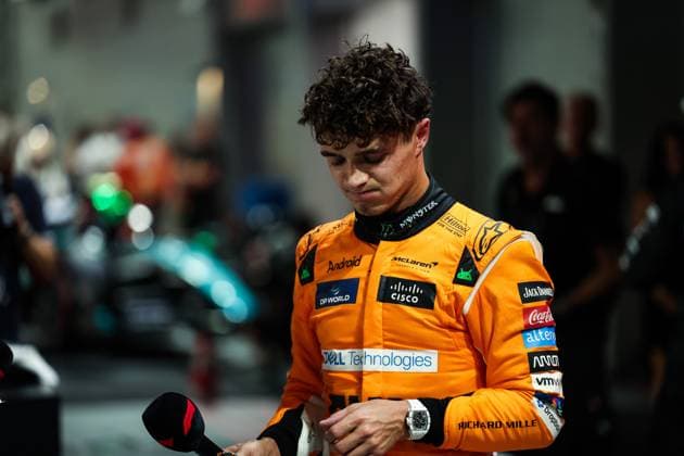 NORRIS Lando (gbr), McLaren F1 Team MCL38, portrait during the Formula 1 Singapore Grand Prix 2024, 18th round of the 2024 Formula One World Championship, WM, Weltmeisterschaft from September 20 to 22, 2024 on the Marina Bay Circuit, in Singapore, Singapore - F1 - SINGAPORE GRAND PRIX 2024 DPPI Panoramic  240921_R18_SINGAPORE_DP_FGDN8814