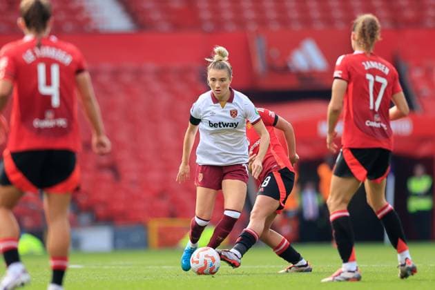 Manchester United, ManU Women v West Ham United Women FA Women s Super League 21 09 2024. Kristie Mewis (15) of West Ham United during the FA Women s Super League match between Manchester United Women and West Ham United Women at Old Trafford, Manchester, England on 21 September 2024. Manchester Old Trafford Greater Manchester England Editorial use only DataCo restrictions apply See www.football-dataco.com , Copyright: xConorxMolloyx PSI-20450-0115