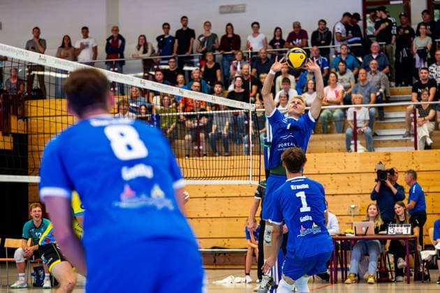 21.09.2024, GER, Volleyball, 2.BL Maenner Sued, Saison 2024 2025, 1.Spieltag, Blue Volleys Gotha - TSV Mimmenhausen Hannes Krochmann (Blue Volleys Gotha) 99867 Gotha Sporthalle Sportanlage Ernesti Thüringen Deutschland