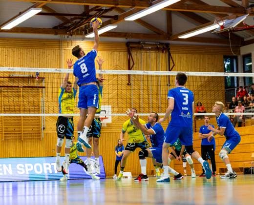 21.09.2024, GER, Volleyball, 2.BL Maenner Sued, Saison 2024 2025, 1.Spieltag, Blue Volleys Gotha - TSV Mimmenhausen Dominik Duchac (Blue Volleys Gotha) 99867 Gotha Sporthalle Sportanlage Ernesti Thüringen Deutschland