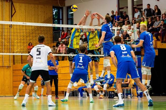 21.09.2024, GER, Volleyball, 2.BL Maenner Sued, Saison 2024 2025, 1.Spieltag, Blue Volleys Gotha - TSV Mimmenhausen Erik Niederluecke (Blue Volleys Gotha) 99867 Gotha Sporthalle Sportanlage Ernesti Thüringen Deutschland