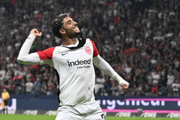 Sport Bilder des Tages 21.09.2024, xjhx, Fussball 1.Bundesliga, Eintracht Frankfurt - Borussia Mönchengladbach emspor, v.l. Torjubel nach dem Tor zum celebrating the goal celebrate 2:0 durch Omar Marmoush (Eintracht Frankfurt) (DFL DFB REGULATIONS PROHIBIT ANY USE OF PHOTOGRAPHS as IMAGE SEQUENCES and or QUASI-VIDEO) Frankfurt am Main