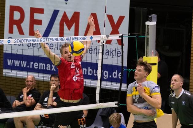 v.li. Timon Schippmann (TV Rottenburg, 14), Moritz Schnoedt (TSV Grafing, 14) GER, TV Rottenburg vs TSV Grafing, Volleyball, Herren, 2. Bundesliga, Saison 24 25, 21.09.2024, GER, TV Rottenburg vs TSV Grafing, Volleyball, Herren, 2. Bundesliga, Saison 24 25, 21.09.2024 Rottenburg Copyright: xEibner-Pressefoto WolfgangxFrankx EP_WFK