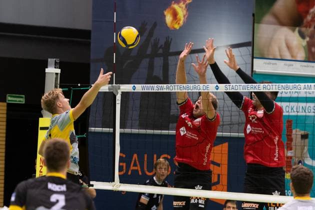 v.li. Janik Sambale (TSV Grafing, 07), Jannik Lehmann (TV Rottenburg, 10), Yannick Menke (TV Rottenburg, 12) GER, TV Rottenburg vs TSV Grafing, Volleyball, Herren, 2. Bundesliga, Saison 24 25, 21.09.2024, GER, TV Rottenburg vs TSV Grafing, Volleyball, Herren, 2. Bundesliga, Saison 24 25, 21.09.2024 Rottenburg Copyright: xEibner-Pressefoto WolfgangxFrankx EP_WFK