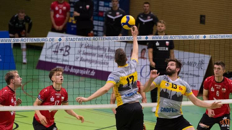 v.li. Jannik Lehmann (TV Rottenburg, 10), Aurel Sprenger (TV Rottenburg, 17), Adrian Gegenfurtner (TSV Grafing, 17), Niklas Trogisch (TSV Grafing, 13), Maik Traumann (TV Rottenburg, 06) GER, TV Rottenburg vs TSV Grafing, Volleyball, Herren, 2. Bundesliga, Saison 24 25, 21.09.2024, GER, TV Rottenburg vs TSV Grafing, Volleyball, Herren, 2. Bundesliga, Saison 24 25, 21.09.2024 Rottenburg Copyright: xEibner-Pressefoto WolfgangxFrankx EP_WFK