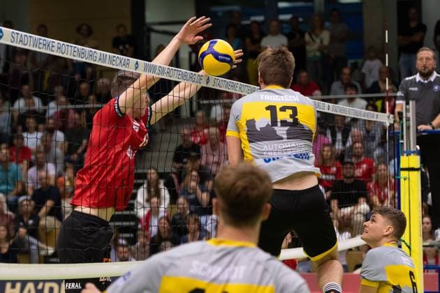 v.li. Maik Traumann (TV Rottenburg, 06), Niklas Trogisch (TSV Grafing, 13) GER, TV Rottenburg vs TSV Grafing, Volleyball, Herren, 2. Bundesliga, Saison 24 25, 21.09.2024, GER, TV Rottenburg vs TSV Grafing, Volleyball, Herren, 2. Bundesliga, Saison 24 25, 21.09.2024 Rottenburg Copyright: xEibner-Pressefoto WolfgangxFrankx EP_WFK