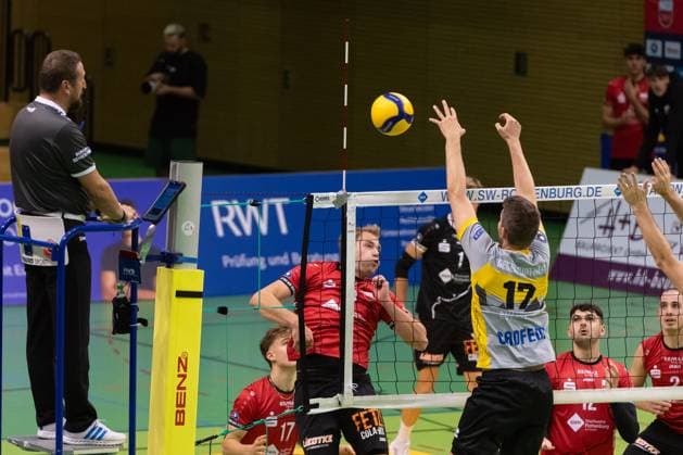 v.li. Jannik Lehmann (TV Rottenburg, 10), Adrian Gegenfurtner (TSV Grafing, 17) GER, TV Rottenburg vs TSV Grafing, Volleyball, Herren, 2. Bundesliga, Saison 24 25, 21.09.2024, GER, TV Rottenburg vs TSV Grafing, Volleyball, Herren, 2. Bundesliga, Saison 24 25, 21.09.2024 Rottenburg Copyright: xEibner-Pressefoto WolfgangxFrankx EP_WFK