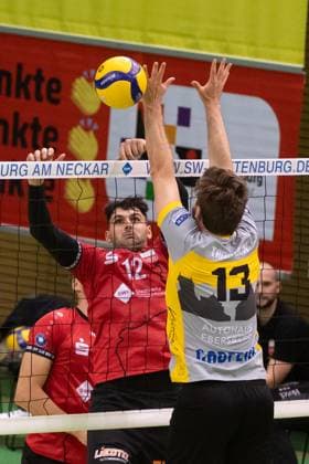 v.li. Yannick Menke (TV Rottenburg, 12), Niklas Trogisch (TSV Grafing, 13) GER, TV Rottenburg vs TSV Grafing, Volleyball, Herren, 2. Bundesliga, Saison 24 25, 21.09.2024, GER, TV Rottenburg vs TSV Grafing, Volleyball, Herren, 2. Bundesliga, Saison 24 25, 21.09.2024 Rottenburg Copyright: xEibner-Pressefoto WolfgangxFrankx EP_WFK