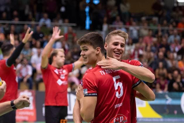 v.li. David Dornauf (TV Rottenburg, 05), Timon Schippmann (TV Rottenburg, 14), Jubel, Freude GER, TV Rottenburg vs TSV Grafing, Volleyball, Herren, 2. Bundesliga, Saison 24 25, 21.09.2024, GER, TV Rottenburg vs TSV Grafing, Volleyball, Herren, 2. Bundesliga, Saison 24 25, 21.09.2024 Rottenburg Copyright: xEibner-Pressefoto WolfgangxFrankx EP_WFK