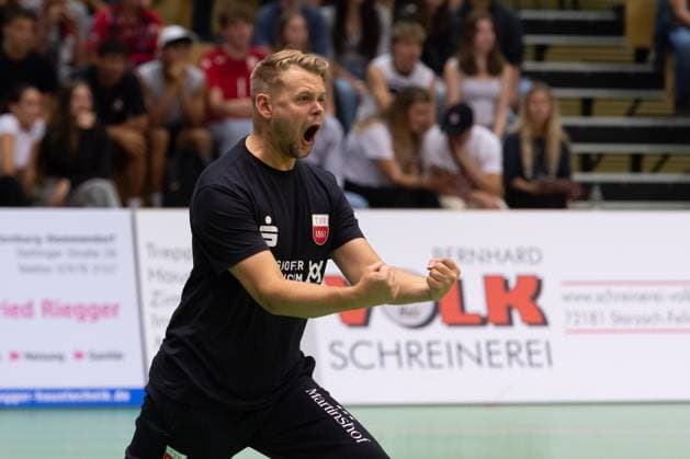 Jan Scheuermann (TV Rottenburg, Trainer), gestikuliert, Jubel, Freude. GER, TV Rottenburg vs TSV Grafing, Volleyball, Herren, 2. Bundesliga, Saison 24 25, 21.09.2024, GER, TV Rottenburg vs TSV Grafing, Volleyball, Herren, 2. Bundesliga, Saison 24 25, 21.09.2024 Rottenburg Copyright: xEibner-Pressefoto WolfgangxFrankx EP_WFK