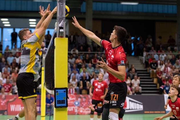 v.li. Korbinian Hess (TSV Grafing, 06), David Dornauf (TV Rottenburg, 05) GER, TV Rottenburg vs TSV Grafing, Volleyball, Herren, 2. Bundesliga, Saison 24 25, 21.09.2024, GER, TV Rottenburg vs TSV Grafing, Volleyball, Herren, 2. Bundesliga, Saison 24 25, 21.09.2024 Rottenburg Copyright: xEibner-Pressefoto WolfgangxFrankx EP_WFK