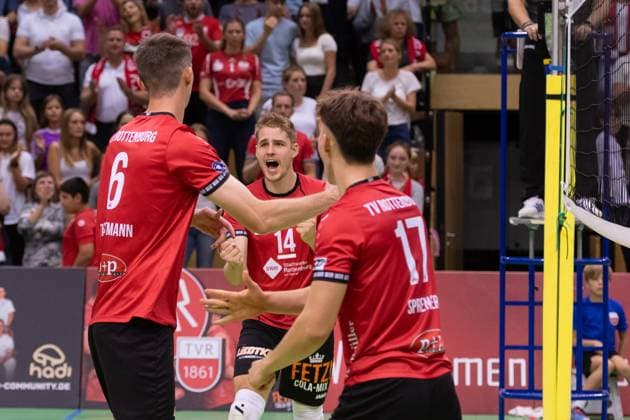 v.li. Maik Traumann (TV Rottenburg, 06), Timon Schippmann (TV Rottenburg, 14), Aurel Sprenger (TV Rottenburg, 17), Jubel, Freude GER, TV Rottenburg vs TSV Grafing, Volleyball, Herren, 2. Bundesliga, Saison 24 25, 21.09.2024, GER, TV Rottenburg vs TSV Grafing, Volleyball, Herren, 2. Bundesliga, Saison 24 25, 21.09.2024 Rottenburg Copyright: xEibner-Pressefoto WolfgangxFrankx EP_WFK