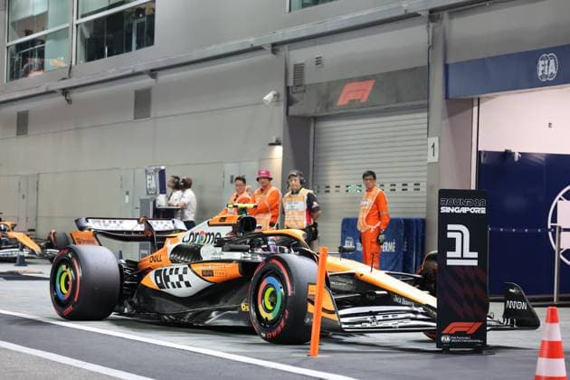 FORMULA 1 SINGAPORE AIRLINES SINGAPORE GRAND PRIX 2024 21.09.2024, Marina Bay Street Circuit, Singapore, FORMULA 1 SINGAPORE AIRLINES SINGAPORE GRAND PRIX 2024,im Bild Poleposition für Lando Norris (GBR), McLaren F1 Team