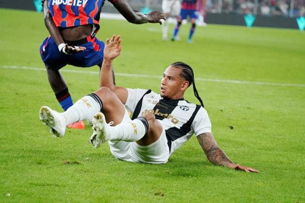 21.09.2024 Basel Schweiz. Fussball Herren Super League Saison 2024 2025 FC Basel - FC Zuerich. 2:0 Bild . Juan Jose Perea (FC Zuerich) am Boden Aktion Einzelbild