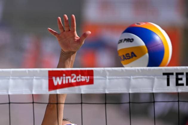 BEACHVOLLEYBALL - MEVZA Beach Event INNSBRUCK,AUSTRIA,22.SEP.24 - Beach volleyball, Beachvolleyball - MEVZA Beach Event. Image shows a feature with a hand and a ball.  GEPAxpictures xDanielxSchoenherr
