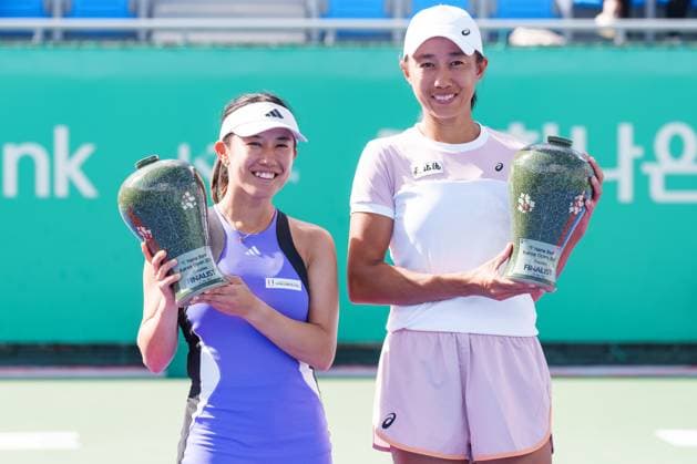 2024 WTA, Tennis Damen tennis Hana Bank Korea Open SEOUL, SOUTH KOREA, SEP 22: Miyu Kato (JAPAN), Shuai Zhang (CHINA) during WTA Tour tennis Hana Bank Korea Open Doubles final at the seoul olympic park tennis center in Seoul, South Korea, on September 22, 2024. Seoul the Seoul Olympic Park Tennis Ce South Korea 8112_280409 Copyright: xStevexChoxKyewoong PentaxPressx