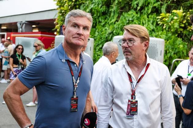 COULTHARD David (gbr), and HAKKINEN Mika (fin), Former F1 drivers, during the Formula 1 Singapore Grand Prix 2024, 18th round of the 2024 Formula One World Championship, WM, Weltmeisterschaft from September 20 to 22, 2024 on the Marina Bay Circuit, in Singapore, Singapore - F1 - SINGAPORE GRAND PRIX 2024 DPPI Panoramic  240922_R18_SINGAPORE_DP_FGDN9860