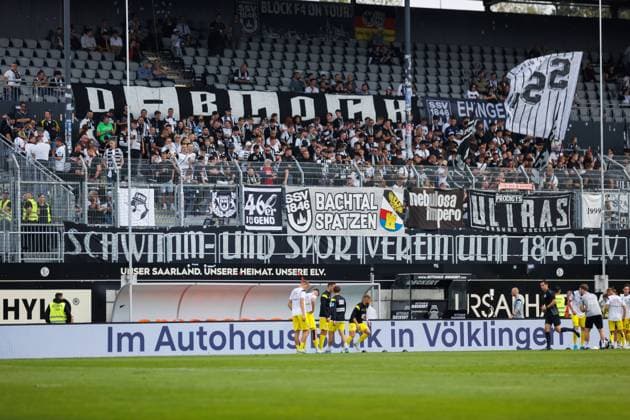 Fanblock von Ulm, SV Elversberg vs SSV 1846 Ulm, Fussball, 2. Bundesliga, 6. Spieltag, Saison 2024 2025, 22.09.2024 SV Elversberg vs SSV 1846 Ulm, Fussball, 2. Bundesliga, 6. Spieltag, Saison 2024 2025, 22.09.2024