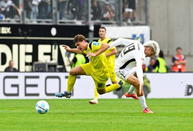 Fussball - 2. Bundesliga - Saison 2024 25 22.09.2024 Ursapharm-Arena SV Elversberg (elv) - SSV Ulm 1846 (svu) Maurice KRATTENMACHER (SSV Ulm 1846), li - Lukas PINKERT (SV Elversberg) Fussball - 2. Bundesliga - SV Elversberg