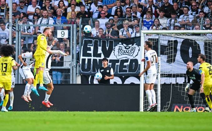 Philipp Strompf (SSV Ulm 1846) erzielt das dritte Tor seiner Mannschaft, 2. Bundesliga, SV Elversberg vs SSV Ulm 1846, Ursapharm-Arena an der Kaiserlinde am 22. September 2024 in Spiesen-Elversberg, Deutschland. (Foto von Silas Schueller DeFodi Images) Philipp Strompf (SSV Ulm 1846) scores his team s third goal with a header, 2. Bundesliga, SV Elversberg vs SSV Ulm 1846, Ursapharm-Arena at Kaiserlinde on September 22, 2024 in Spiesen-Elversberg, Germany. (Photo by Silas Schueller DeFodi Images) Defodi-121_121_ELVULM_20240922_243