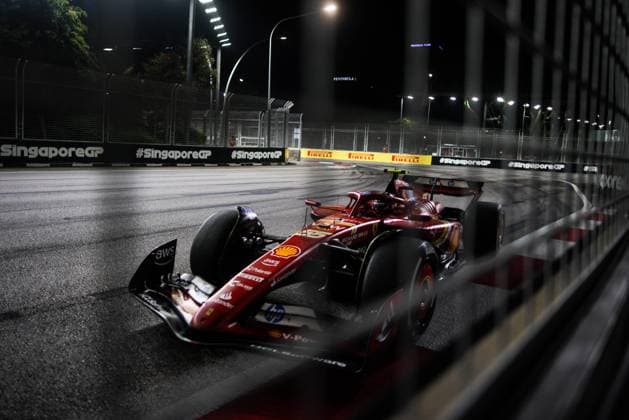 55 SAINZ Carlos (spa), Scuderia Ferrari SF-24, action during the Formula 1 Singapore Grand Prix 2024, 18th round of the 2024 Formula One World Championship, WM, Weltmeisterschaft from September 20 to 22, 2024 on the Marina Bay Circuit, in Singapore, Singapore - F1 - SINGAPORE GRAND PRIX 2024 DPPI Panoramic  240922_R18_SINGAPORE_DP_XB5_2519